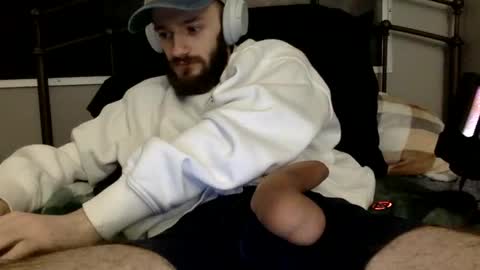 Snapshot of digbicknik chatting on February 28, 8:09 am digbicknik online show from February 28, 8:09 am