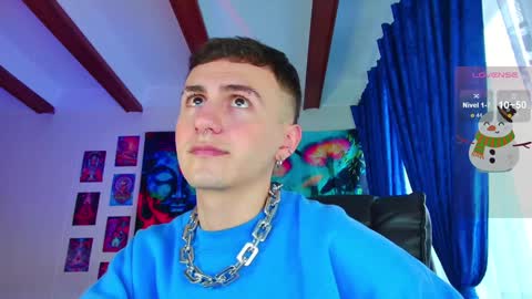 Julian Independent Model online show from December 5, 10:17 pm