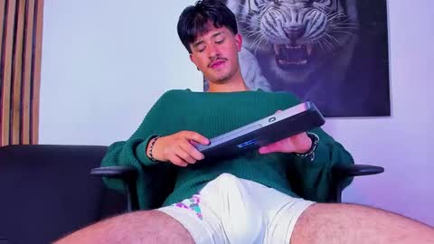 Snapshot of dimitrideluxe chatting on September 12, 9:06 pm Dimitri online show from September 12, 9:06 pm