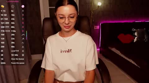 dinacandy online show from September 11, 5:31 am