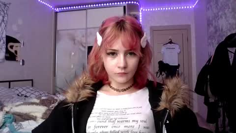 DinaDollins online show from June 24, 11:06 am