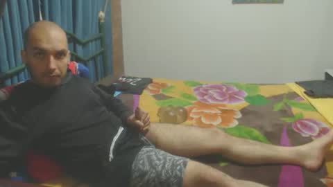 Snapshot of dinchtcams chatting on October 27, 12:32 am Dincht online show from October 27, 12:32 am