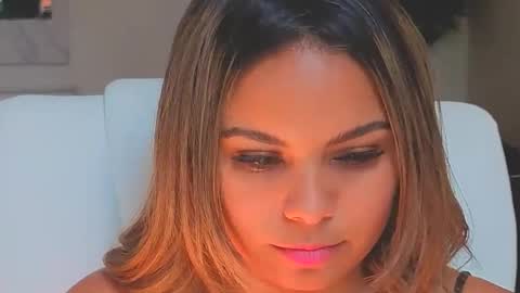 diosadeluniverso_ online show from January 12, 5:31 pm