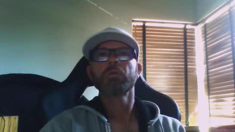 dirtrider15 online show from February 8, 6:33 pm