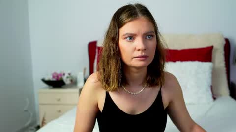 Chloe online show from June 9, 4:01 am