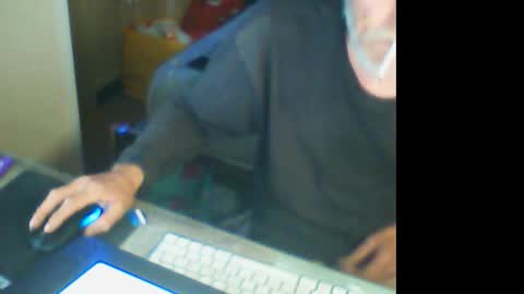Snapshot of discoverynick chatting on October 12, 11:17 pm discoverynick online show from October 12, 11:17 pm