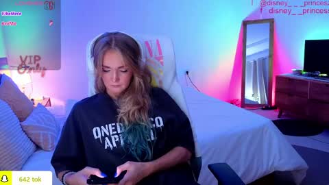 JASMINE online show from April 10, 2:22 pm