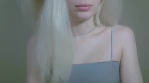 DitaMilton online show from November 6, 6:22 pm