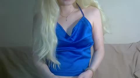 DitaMilton online show from December 15, 8:27 pm