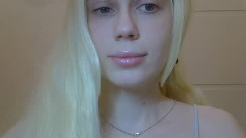 DitaMilton online show from March 6, 8:41 pm