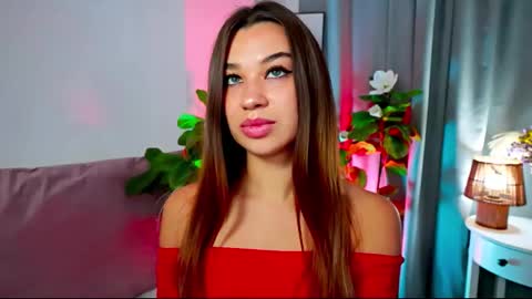 Tia online show from November 12, 9:06 pm