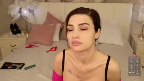 divine_mila online show from May 30, 12:25 pm