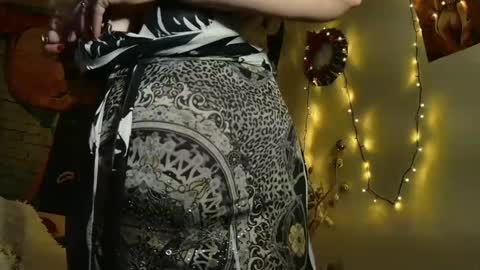 Alexxa online show from December 15, 9:31 pm