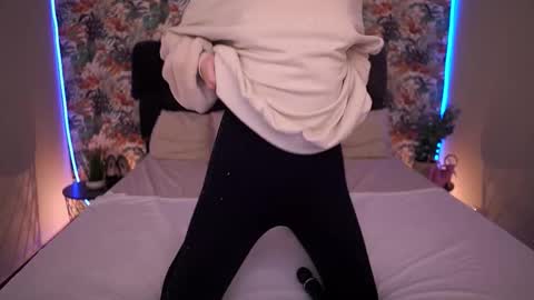 DivineJasss online show from February 7, 3:15 pm