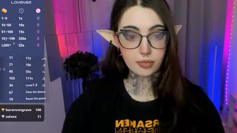 dixipixi_ online show from September 19, 7:56 am