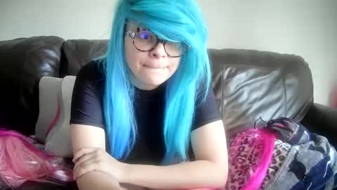 dizzinsweatyy online show from February 13, 9:29 pm