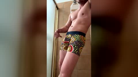 Liquor D online show from April 22, 10:28 pm