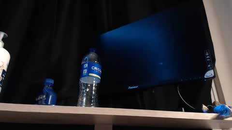 doeschi_fox online show from April 12, 7:45 am