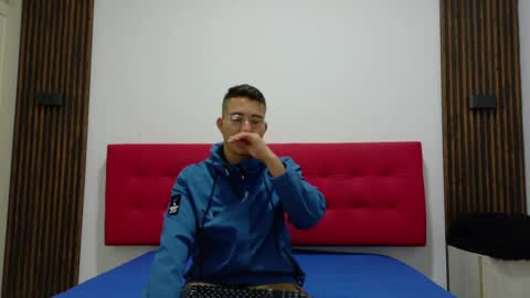  01 online show from May 29, 11:19 am