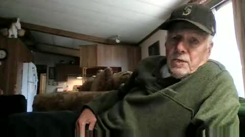 Snapshot of doingmyself69 chatting on October 8, 10:27 pm doingmyself69 online show from October 8, 10:27 pm