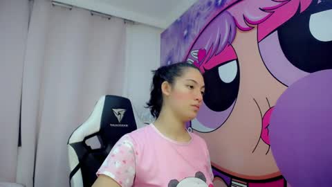 DOLCE XOXO online show from June 3, 2:33 pm