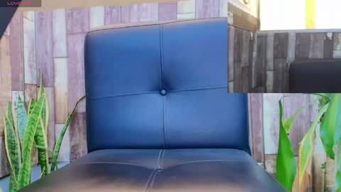 doll_lorenn26 online show from June 4, 7:20 pm