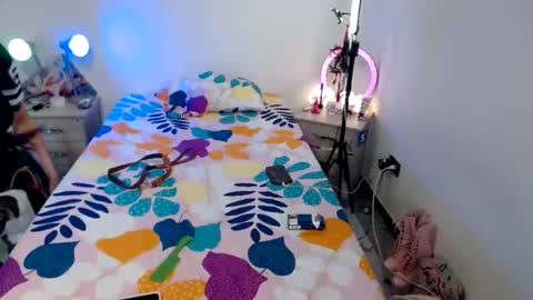 Catherine XXX online show from April 22, 3:52 pm