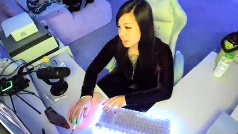 DOLLLFACE online show from January 7, 5:34 am