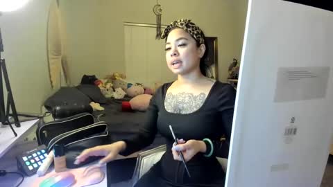 DOLLLFACE online show from March 9, 1:14 am