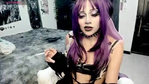 dolly_bones online show from June 7, 7:35 am