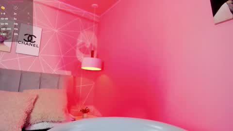 Call me Zoe  online show from December 18, 6:20 am