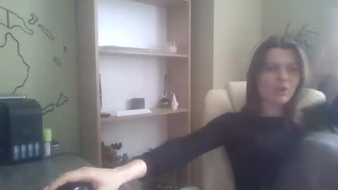 DollyRoma online show from March 18, 1:06 pm