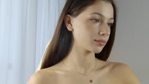 Dolly online show from October 25, 8:35 am