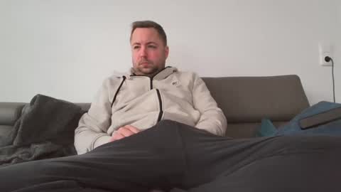 dombio_12 online show from April 19, 12:39 pm