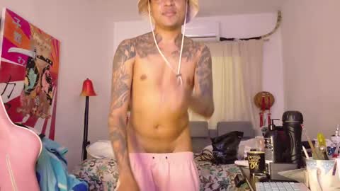 jjhoy online show from May 1, 2:49 am