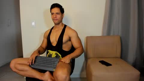 domincrodriguez_119 online show from August 9, 12:54 pm