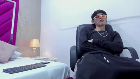 Dominic foox online show from February 16, 1:31 pm