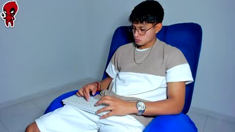 Dominic  online show from May 7, 3:13 am