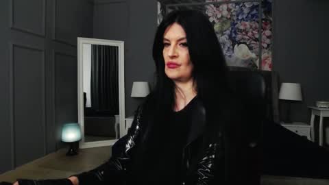 Snapshot of dommelisa chatting on February 20, 11:54 pm Dom Melisa online show from February 20, 11:54 pm