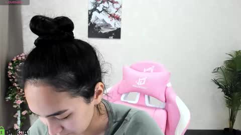 Aura online show from October 28, 6:58 am