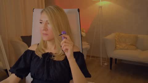 Donna online show from January 12, 6:48 pm