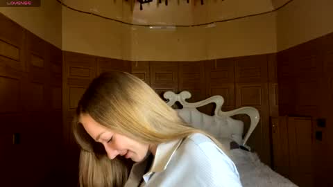 Anika online show from April 22, 8:27 pm