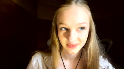 Anika online show from April 20, 9:40 pm