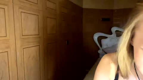 Anika online show from April 21, 2:51 am