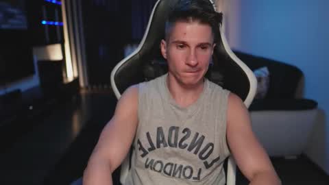 Dorian Reyes online show from November 8, 2:25 am