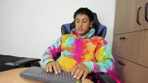 dorman_boy online show from November 23, 8:23 am