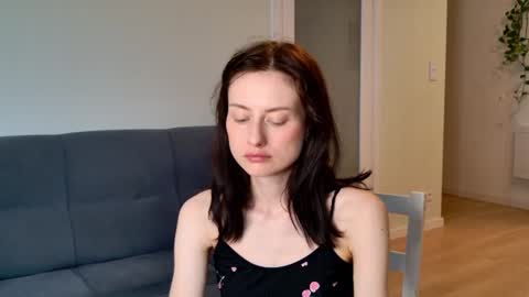 dormineaa online show from July 13, 6:06 am