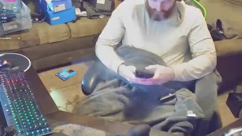 Snapshot of dotyoureyezez chatting on January 14, 10:48 am DotYourEyezez  online show from January 14, 10:48 am