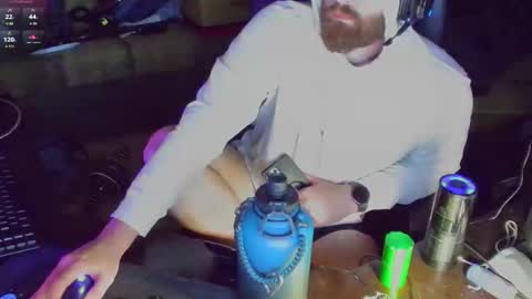 Snapshot of dotyoureyezez chatting on October 17, 8:40 am DotYourEyezez  online show from October 17, 8:40 am