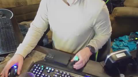 Snapshot of dotyoureyezez chatting on December 26, 5:08 pm DotYourEyezez  online show from December 26, 5:08 pm